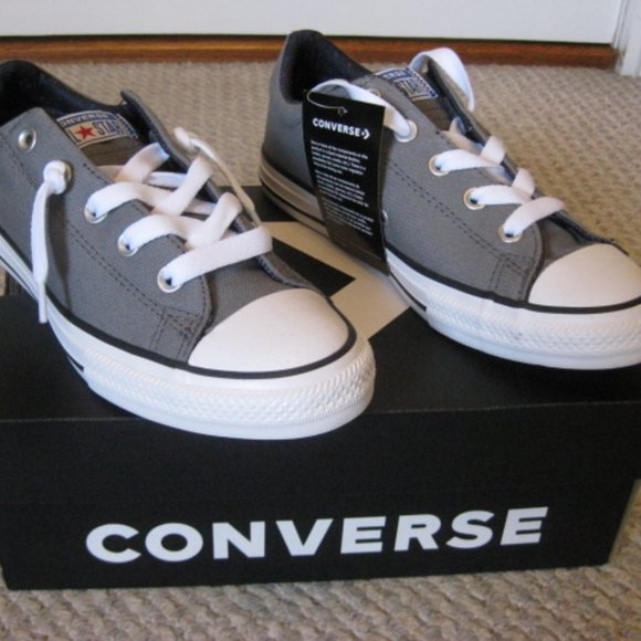 Converse Other - Converse low top sneakers size 4 Junior NEW